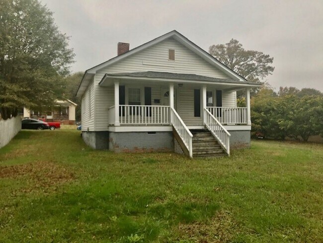 property at 1009 N Cannon Blvd
