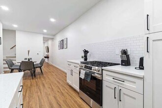 521 Alpine Ave in Pittsburgh, PA - Foto de edificio - Building Photo