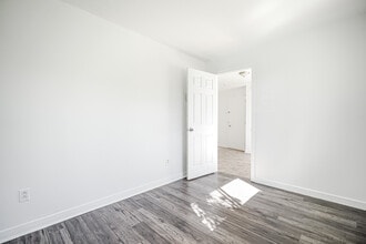 501 Rue Jubinville in Laval, QC - Building Photo - Building Photo