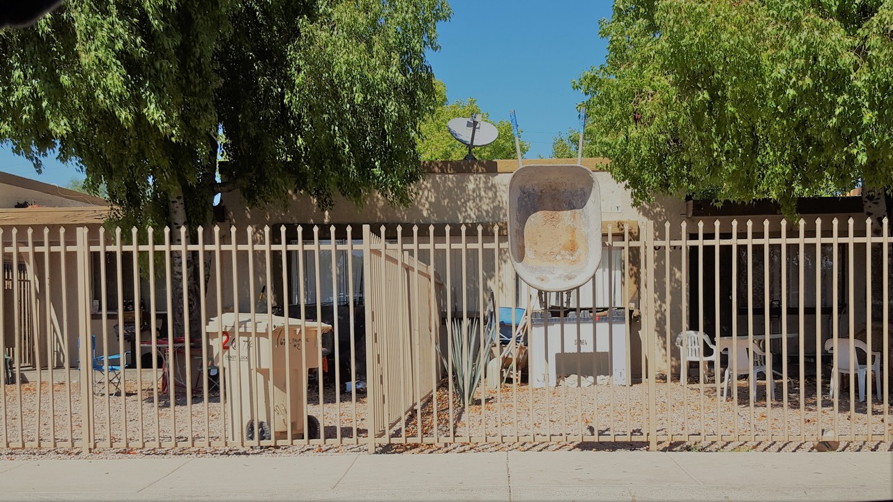 6742 W Palmaire Ave in Glendale, AZ - Building Photo