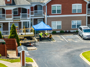 The Overlook at Beargrass Creek Condominiums in Louisville, KY - Foto de edificio - Building Photo