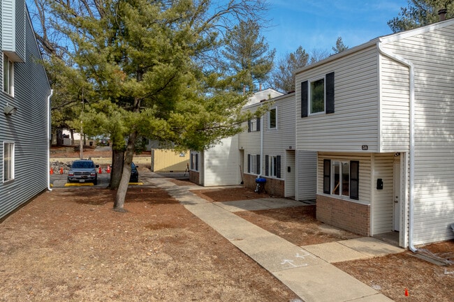 Lincoln Terrace Apartments in Peoria, IL - Building Photo - Building Photo