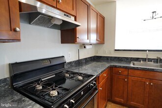 4533 Superior Square in Fairfax, VA - Building Photo - Building Photo