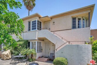 1546 S Holt Ave in Los Angeles, CA - Foto de edificio - Building Photo