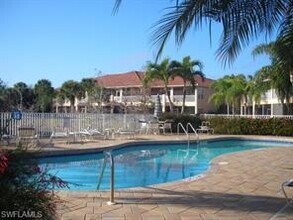 2120 Cay Lagoon Dr-Unit -222 in Naples, FL - Building Photo - Building Photo