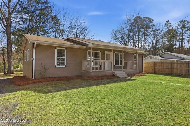 936 Jenkins St in Pearl, MS - Foto de edificio - Building Photo