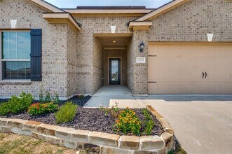 3015 Watercrest Dr in Sanger, TX - Building Photo - Building Photo