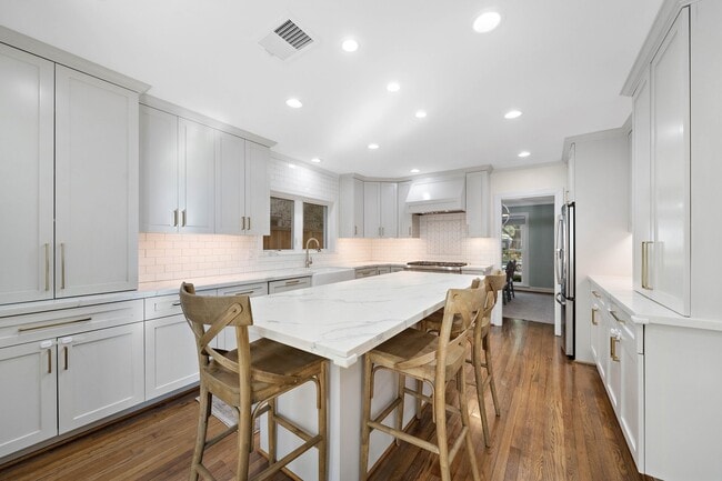 2003 Dryden Rd in Houston, TX - Building Photo - Building Photo