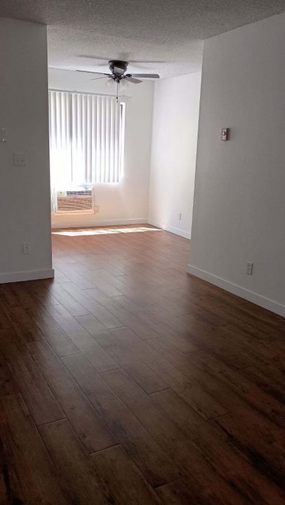 6114 Whitsett Ave in Los Angeles, CA - Building Photo