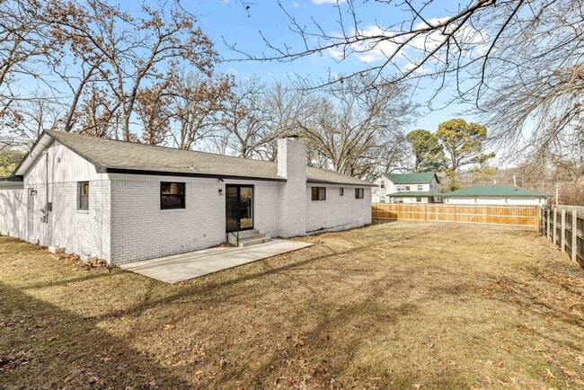 201 N Dogwood St in Siloam Springs, AR - Building Photo - Building Photo