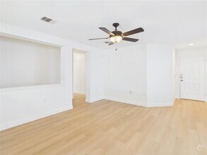 6824 Walkup Ln in Austin, TX - Building Photo - Building Photo