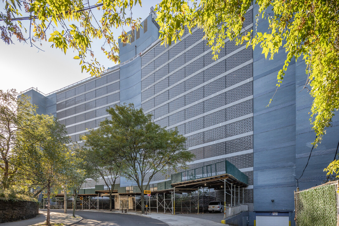 The Blue Building in Bronx, NY - Building Photo