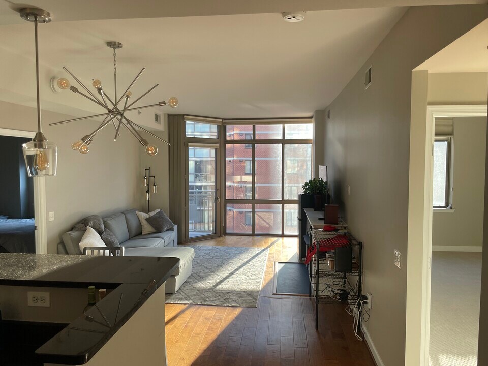 1000 N Randolph St, Unit 507 in Arlington, VA - Building Photo