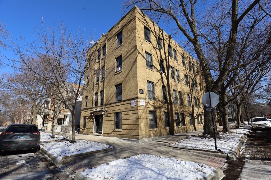 2533 N Seminary Ave in Chicago, IL - Building Photo