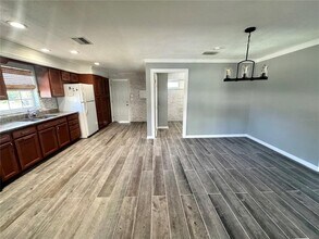 695 Mandalay Ave in Clearwater, FL - Building Photo - Building Photo