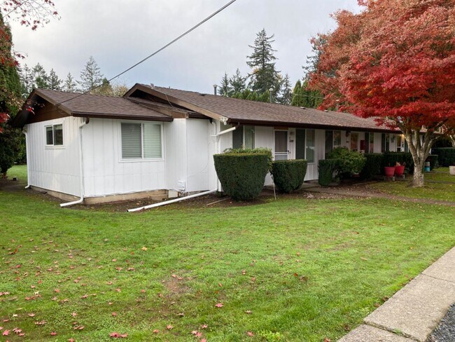 37144 Gore Dr-Unit -gore37144 in Lebanon, OR - Building Photo - Building Photo