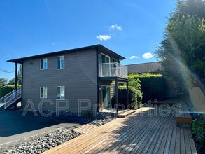 2759 McLeod Rd in Bellingham, WA - Building Photo - Building Photo