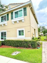 5907 London Ln in Tamarac, FL - Building Photo