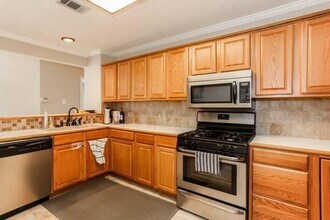 6006 Avery Island Ave in Austin, TX - Building Photo - Building Photo
