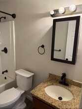 1054 Fred W Moore Hwy in St Clair, MI - Foto de edificio - Building Photo