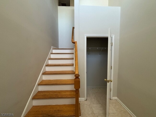 189 Sunshine Dr in Piscataway, NJ - Building Photo - Building Photo