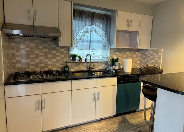 property at 21 Blueberry Ln