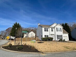 201 Fairview Lake Way in Simpsonville, SC - Building Photo - Building Photo