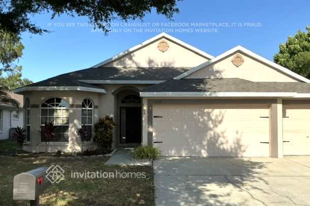 1912 Wood Brook St in Tarpon Springs, FL - Foto de edificio