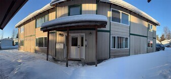 423 N Lane St in Anchorage, AK - Building Photo