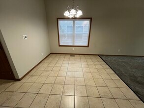 13308 Riley St in Holland, MI - Foto de edificio - Building Photo