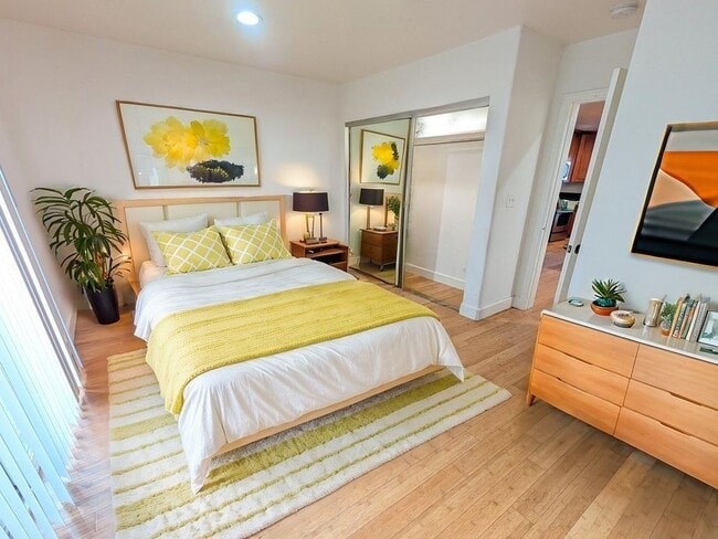 1010 Wilton Pl in Los Angeles, CA - Building Photo - Building Photo