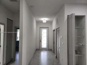 218 SW 1st Ave in Dania Beach, FL - Building Photo - Building Photo