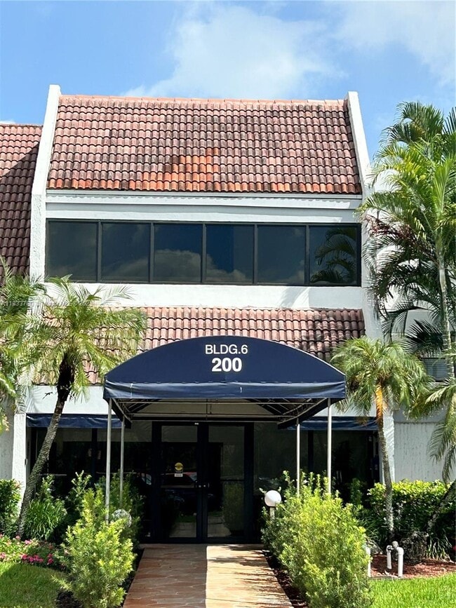 property at 200 Lakeview Dr