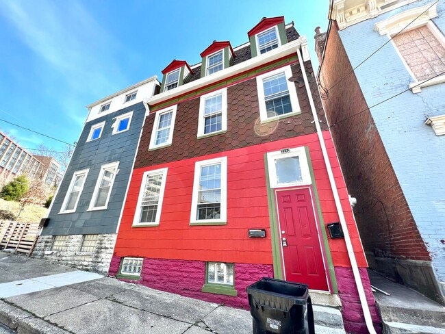 property at 2212 Calumet St