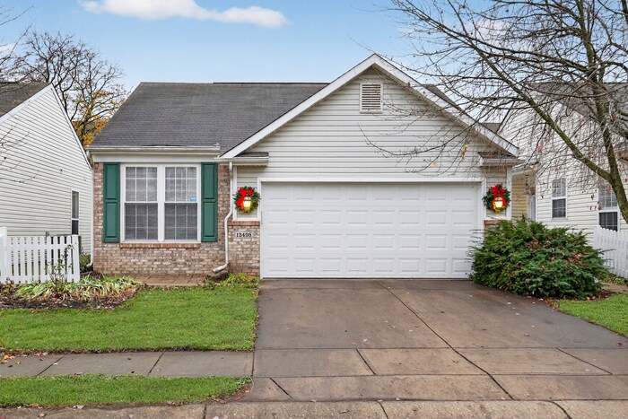 12498 Brookline St in Carmel, IN - Building Photo