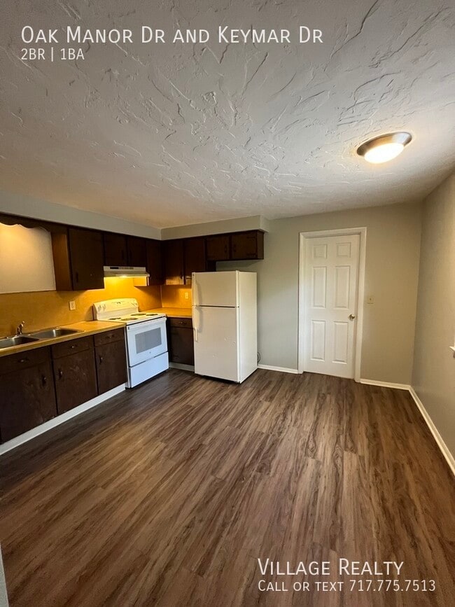 176 Oak Manor Dr in York, PA - Building Photo - Building Photo