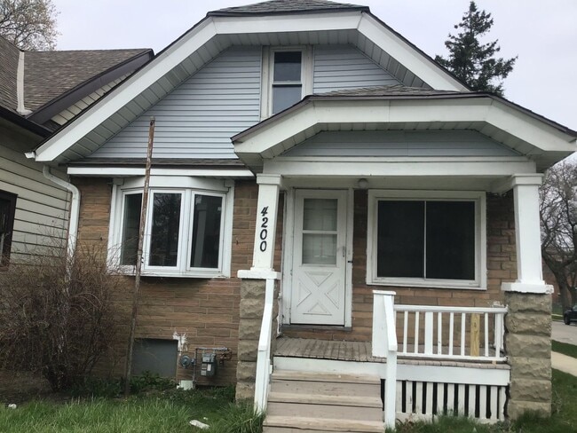 property at 4200 W Bonny Pl