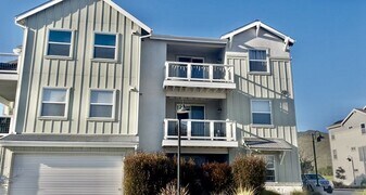 301 Madonna Rd in San Luis Obispo, CA - Building Photo