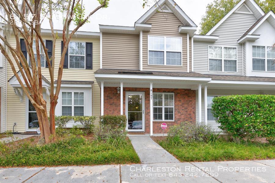 8157 Shadow Oak Dr in North Charleston, SC - Building Photo