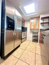 1690 SW 27th Ave, Unit 806 in Miami, FL - Foto de edificio - Building Photo