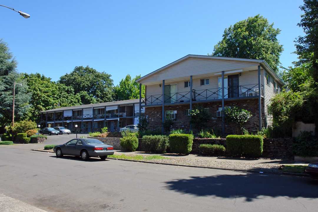 2002-2040 NE 19th Ave in Portland, OR - Building Photo