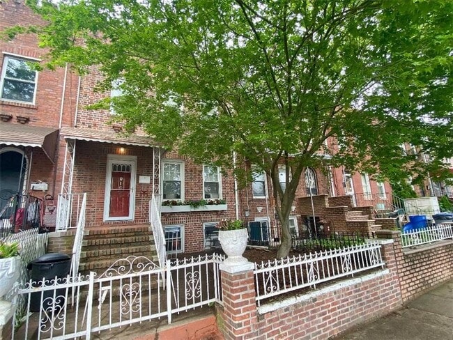 property at 1625 84th St