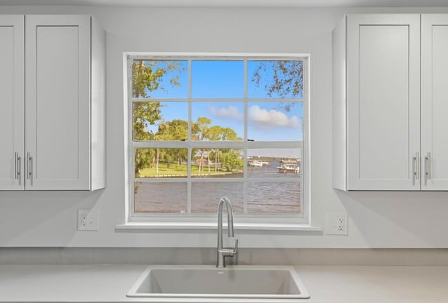 5201 Atlantic Blvd in Jacksonville, FL - Foto de edificio - Building Photo