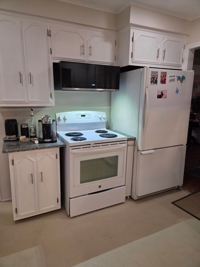 240 7th Ave, Unit 1 in Long Branch, NJ - Foto de edificio - Building Photo