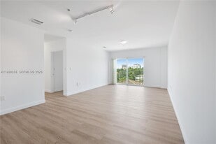 2280 SW 32nd Ave, Unit 315 in Miami, FL - Building Photo