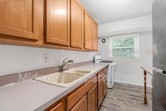 306 Banff Cir in St. Louis, MO - Building Photo - Building Photo