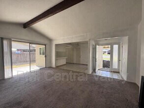 1526 Silver Creek Cir in Stockton, CA - Building Photo - Building Photo