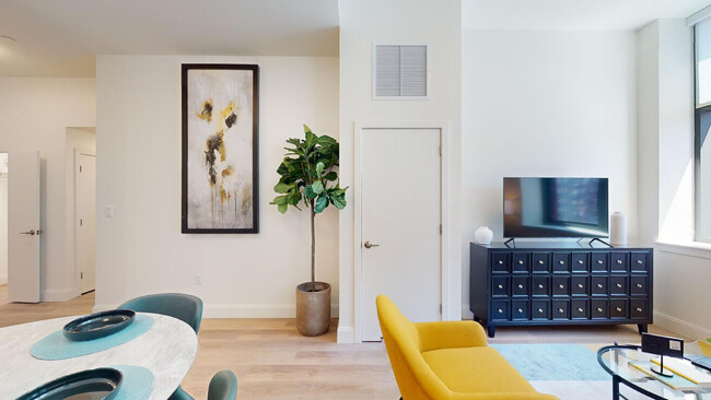 1080 Commonwealth Ave, Unit 20L