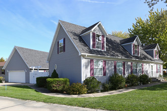 Liberty Commons in Urbana, IL - Building Photo - Building Photo