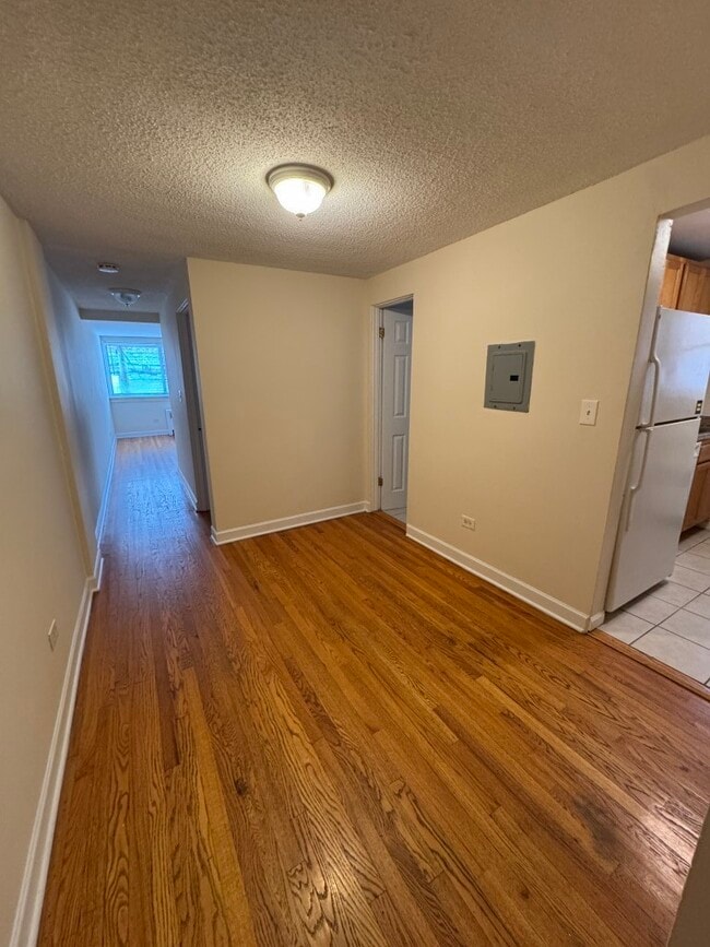 property at 4044 N California Ave